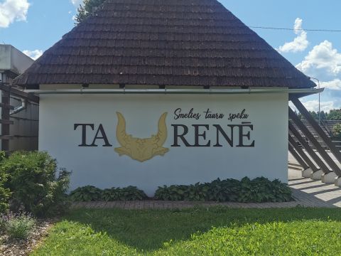 Taurenes Kultūras nams un pietura